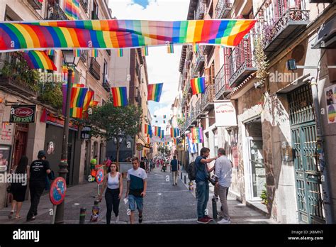 Visit Chueca! El Portal de Turismo del Barrio Gay de。